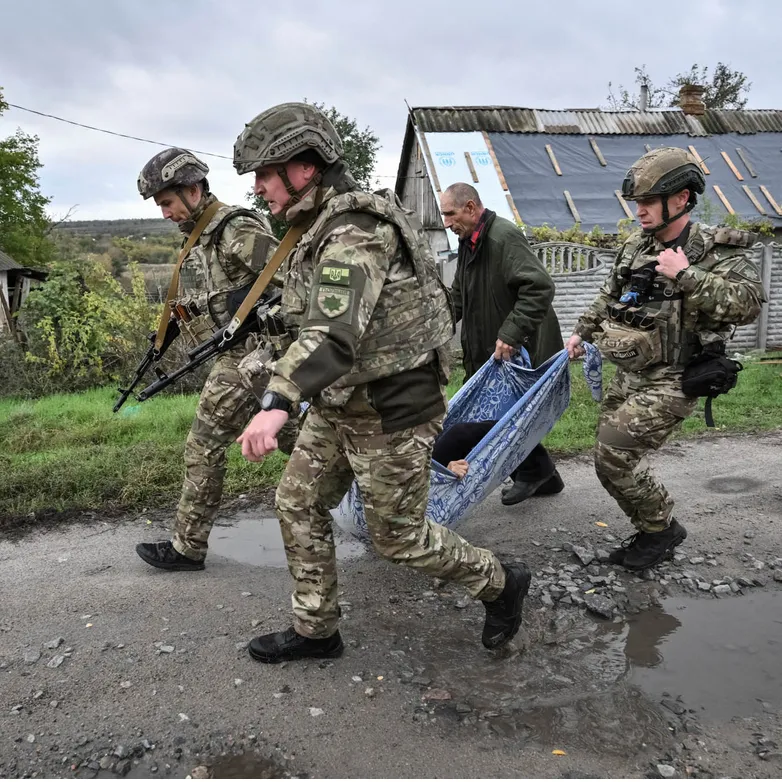 Europe is preparing for direct talks with Putin, FT reports. One possible proposal: Russia gets Donbas, Ukraine gets NATO membership.